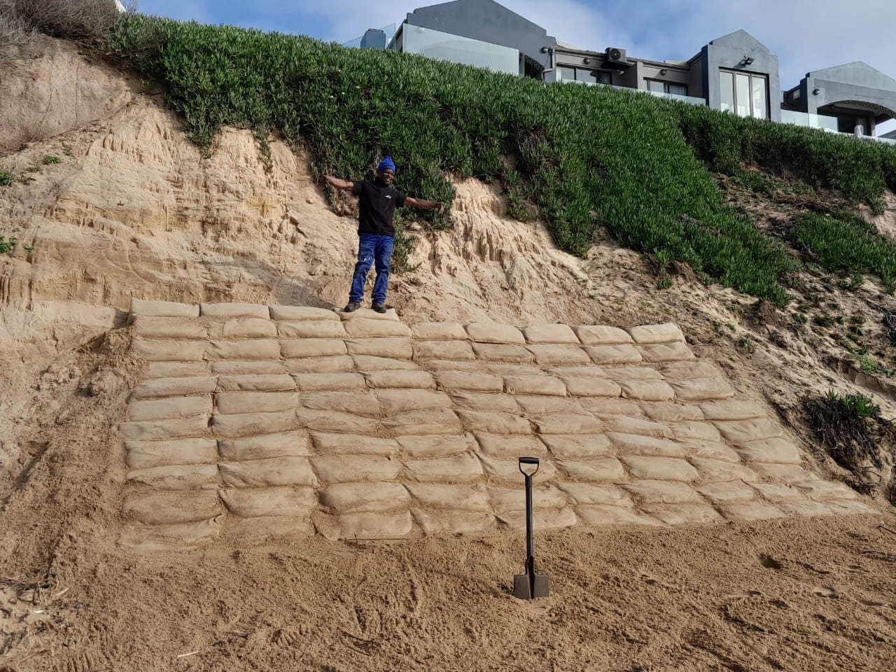Retaining Wall for Coastal Slope Stabilisation