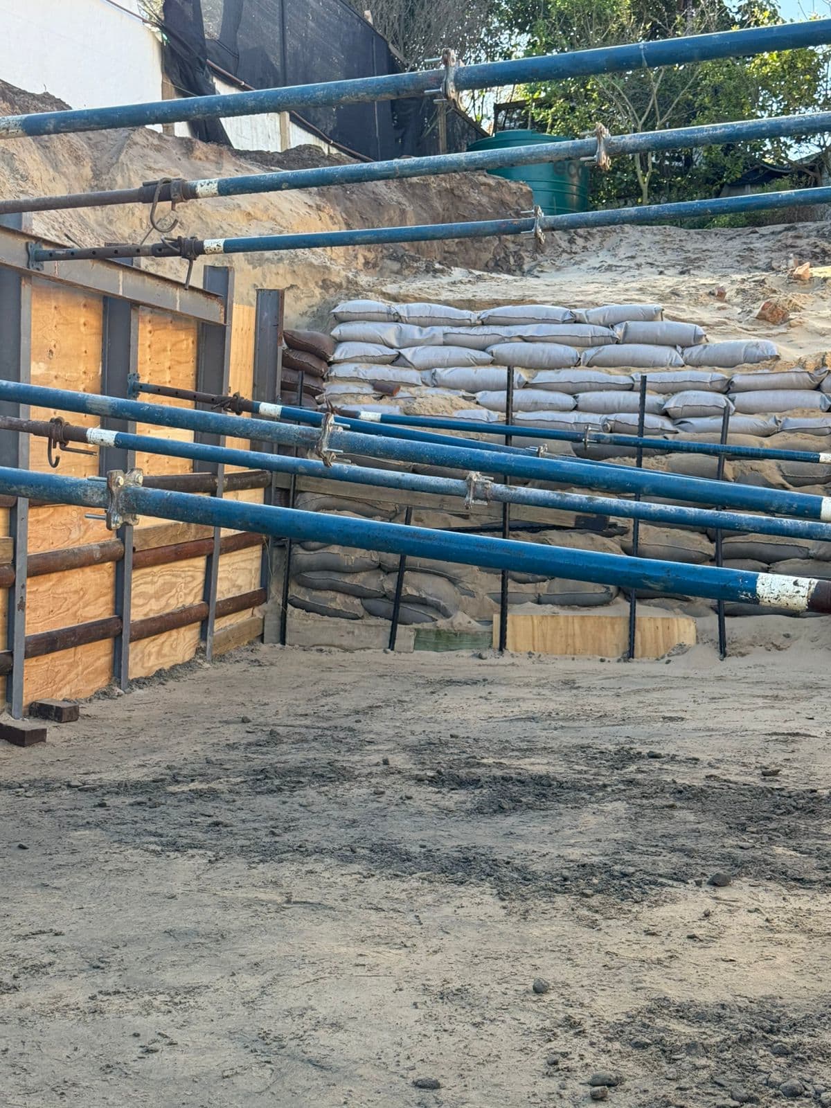 Sandbag Retaining Structure During Construction - image 2